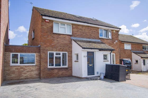 Conybeare Road, Sully