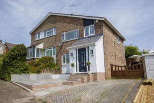 Powys Gardens, Dinas Powys