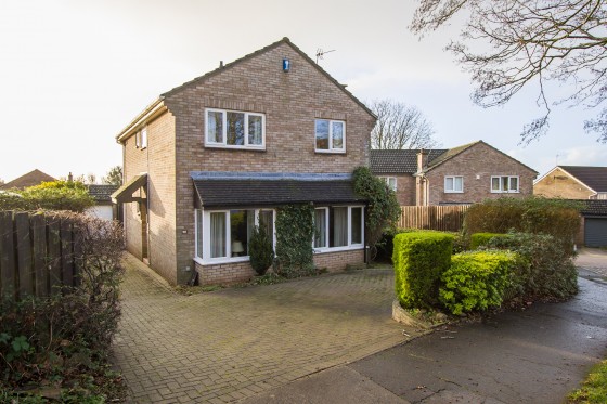 Lynton Close, Sully